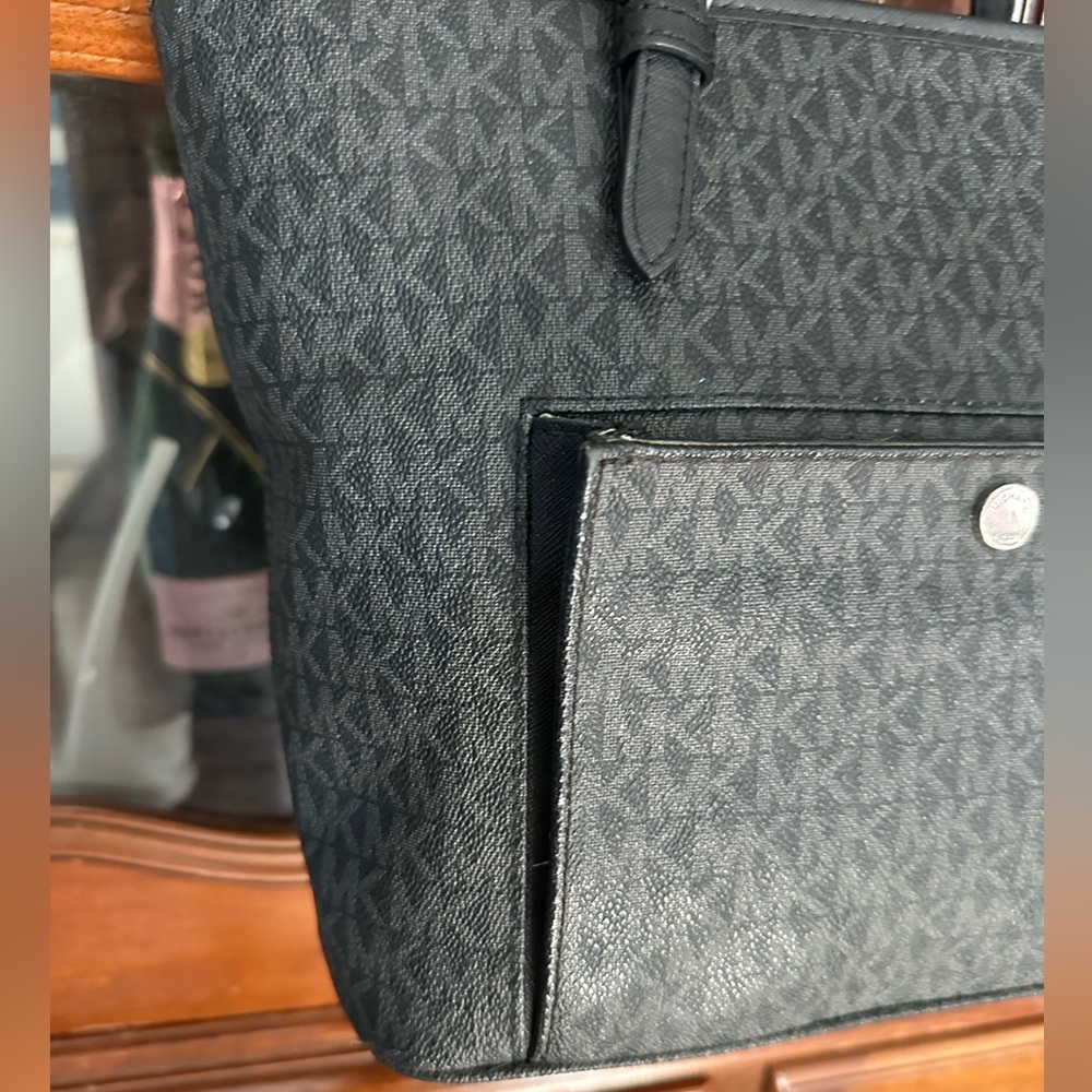 MK jet Set Small Tote Bag - Picture 2 of 14